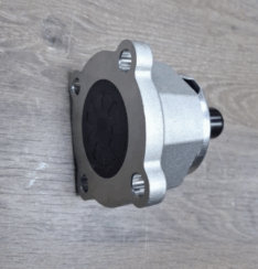 Ступица диска бороны левая D30*130*105 M24*1,5 55510035 (аналог: IL50-105/4H-M24*1,5-LH) аналог